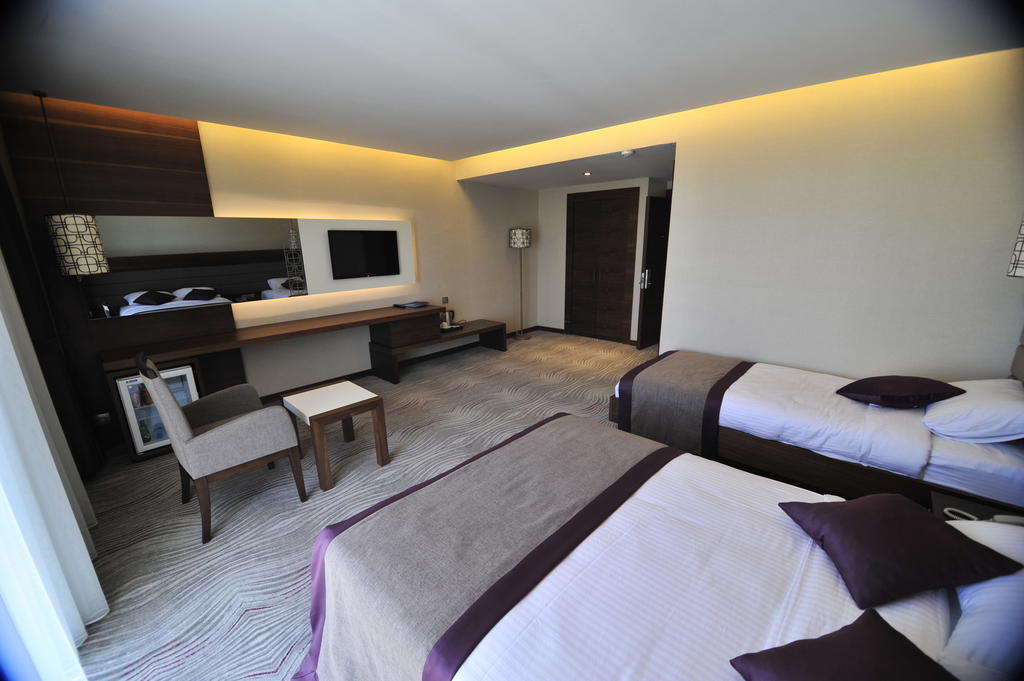 Grand Cenas Hotel Agri Room photo