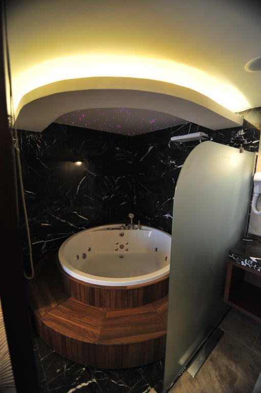 Grand Cenas Hotel Agri Room photo