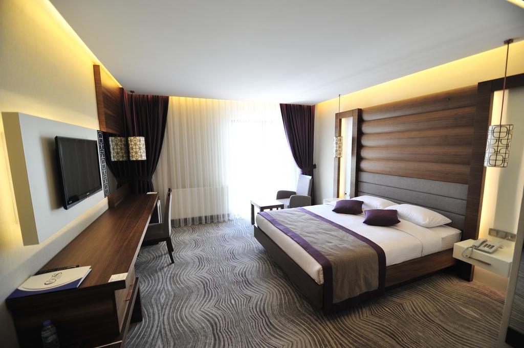 Grand Cenas Hotel Agri Room photo